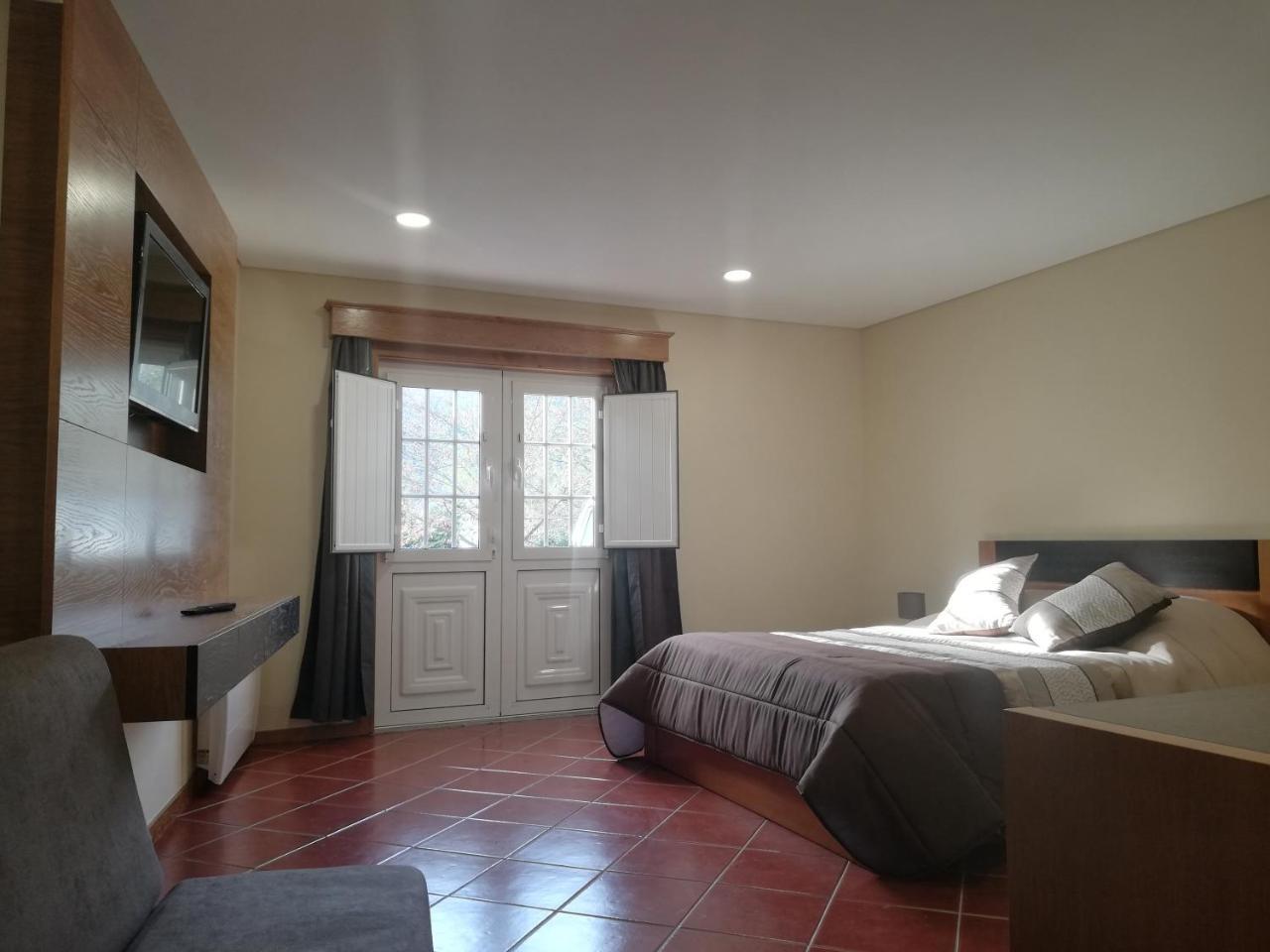 Casinha Dos Cubos Villa Geres Exterior foto